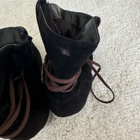 Qupid black heeled booties with ties - Size 6 - Picture 6 of 7